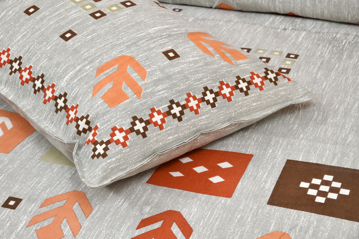 King Size Bedsheet. 100x108 inch approx. 1 Bedsheet 2 Pillow Covers.